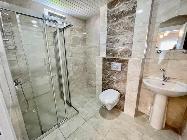 Möblierte 2+1-Wohnung mit separater Küche im Stadtteil Mahmutlar