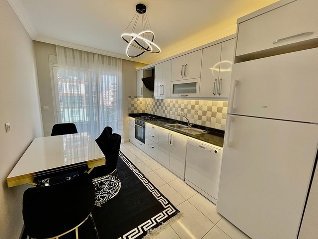 Möblierte 2+1-Wohnung mit separater Küche im Stadtteil Mahmutlar