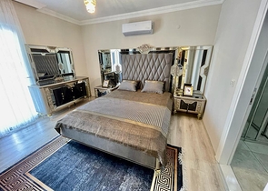 Möblierte 2+1-Wohnung mit separater Küche im Stadtteil Mahmutlar