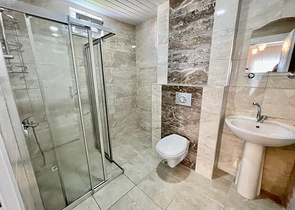 Möblierte 2+1-Wohnung mit separater Küche im Stadtteil Mahmutlar