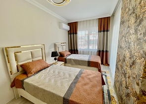 Möblierte 2+1-Wohnung mit separater Küche im Stadtteil Mahmutlar