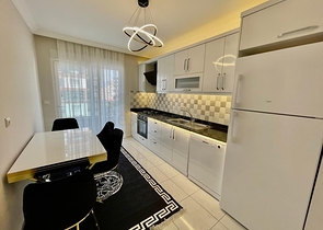 Möblierte 2+1-Wohnung mit separater Küche im Stadtteil Mahmutlar