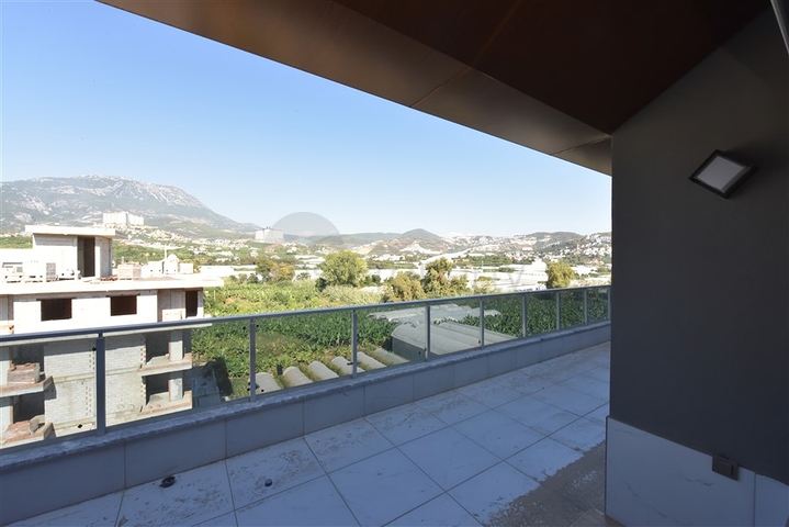 Großes geräumiges Penthouse in Kargicak