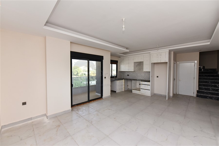 Großes geräumiges Penthouse in Kargicak