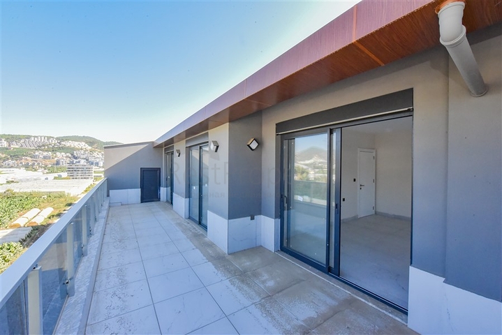 Großes geräumiges Penthouse in Kargicak