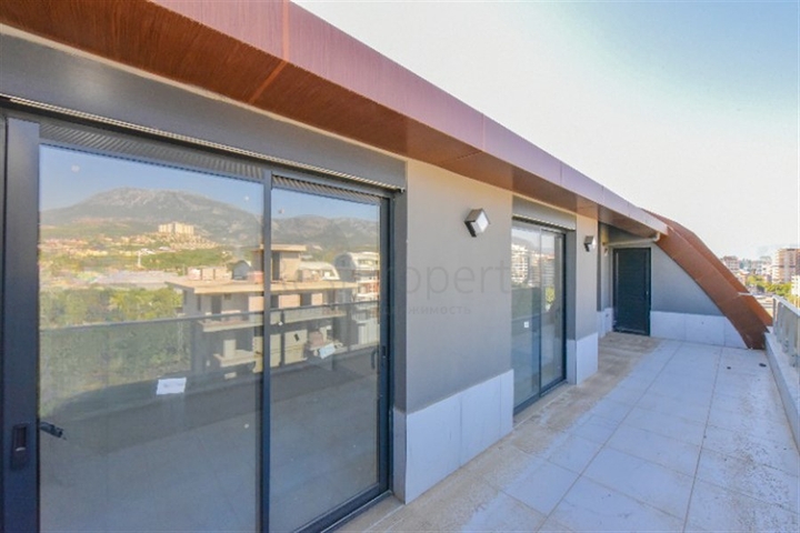 Großes geräumiges Penthouse in Kargicak