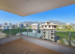 Großes geräumiges Penthouse in Kargicak