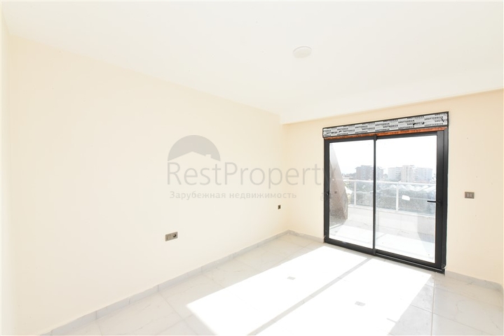 Penthouse 2+1 in einem neuen Haus, 400 m vom Meer entfernt 