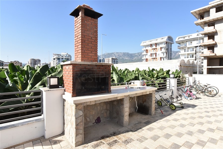 Penthouse 2+1 in einem neuen Haus, 400 m vom Meer entfernt 