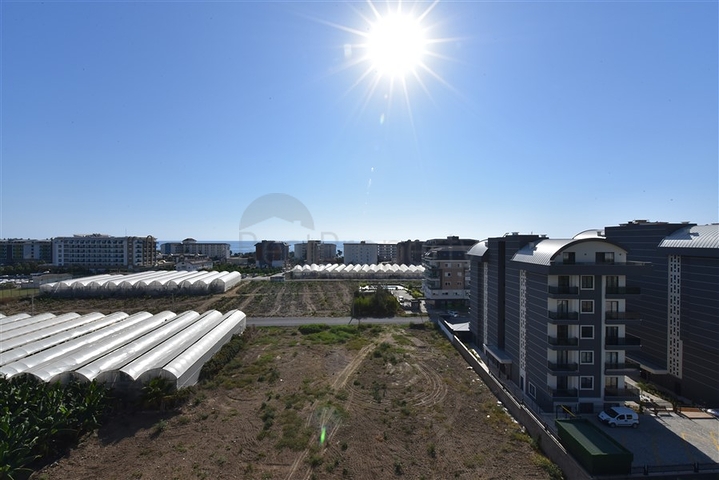 Penthouse 2+1 in einem neuen Haus, 400 m vom Meer entfernt 