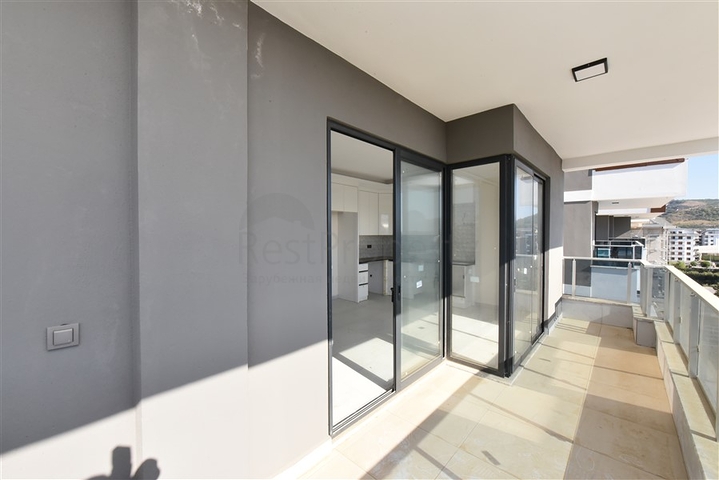 Penthouse 2+1 in einem neuen Haus, 400 m vom Meer entfernt 