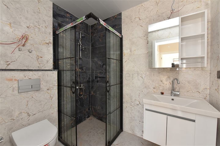 Penthouse 2+1 in einem neuen Haus, 400 m vom Meer entfernt 