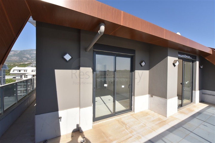 Penthouse 2+1 in einem neuen Haus, 400 m vom Meer entfernt 