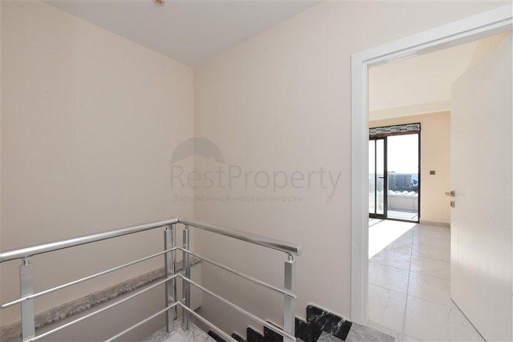 Penthouse 2+1 in einem neuen Haus, 400 m vom Meer entfernt 