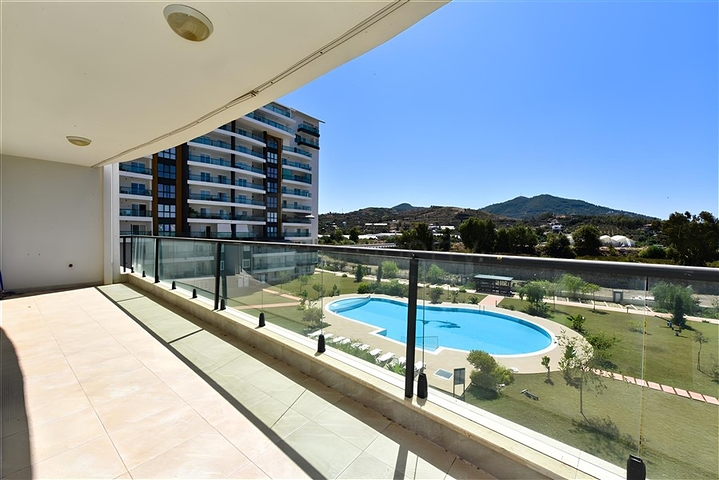 Große 3+1 Wohnung in der vielversprechenden Gegend von Gazipasa