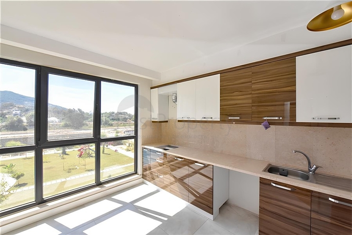 Große 3+1 Wohnung in der vielversprechenden Gegend von Gazipasa