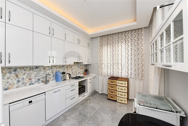 Geräumige 3+1-Wohnung in einer der besten Gegenden von Alanya – Beide