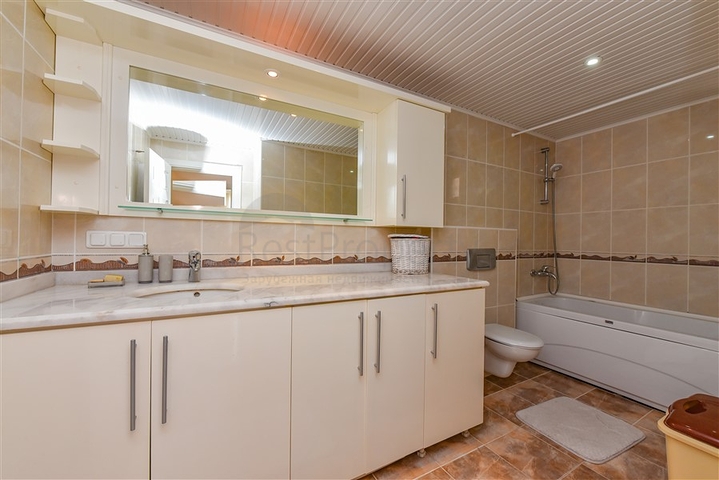 Geräumige 2+1-Wohnung 200 Meter vom Mittelmeer entfernt