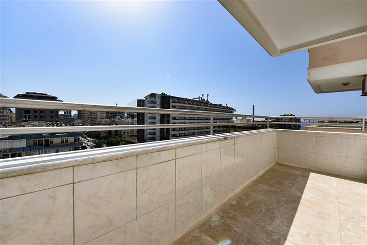 Geräumige 2+1-Wohnung 200 Meter vom Mittelmeer entfernt