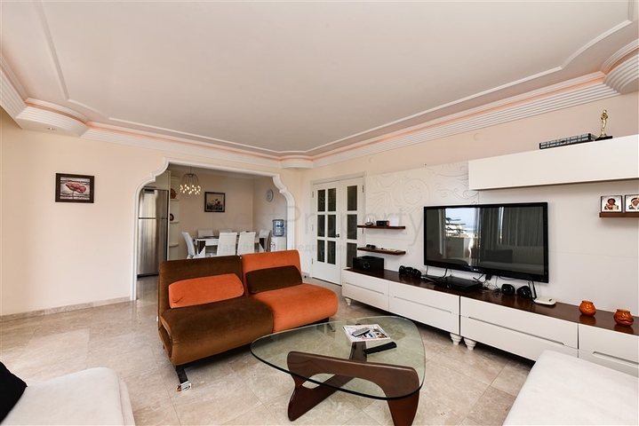 Geräumige 2+1-Wohnung 200 Meter vom Mittelmeer entfernt