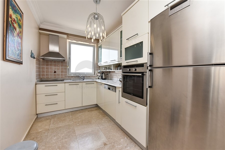 Geräumige 2+1-Wohnung 200 Meter vom Mittelmeer entfernt