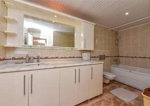 Geräumige 2+1-Wohnung 200 Meter vom Mittelmeer entfernt