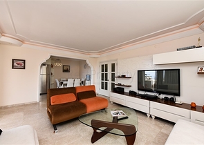 Geräumige 2+1-Wohnung 200 Meter vom Mittelmeer entfernt