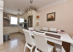 Geräumige 2+1-Wohnung 200 Meter vom Mittelmeer entfernt