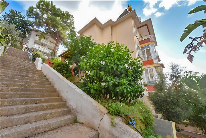 3+1 Wohnung mit separater Küche am Fuße der Festung von Alanya