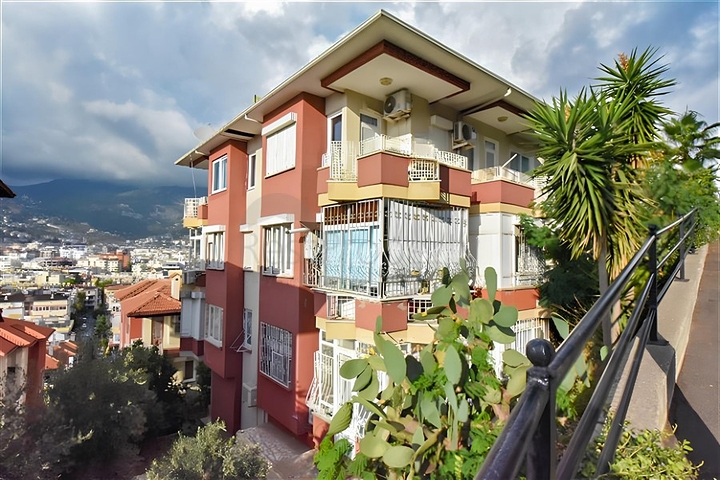3+1 Wohnung mit separater Küche am Fuße der Festung von Alanya