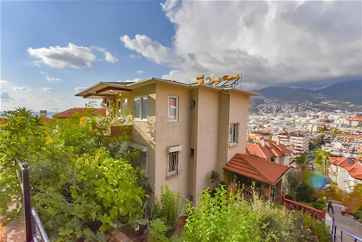 3+1 Wohnung mit separater Küche am Fuße der Festung von Alanya