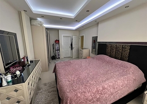 Geräumige Dreizimmerwohnung in Gehweite zum Meer im offenen Wohngebiet Tosmur