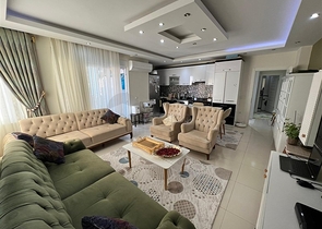 Geräumige Dreizimmerwohnung in Gehweite zum Meer im offenen Wohngebiet Tosmur