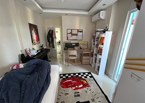 Geräumige Dreizimmerwohnung in Gehweite zum Meer im offenen Wohngebiet Tosmur