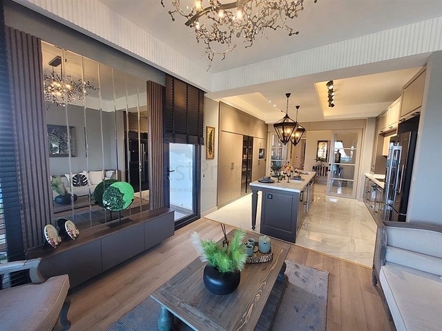 Geräumige 5+1 Wohnungen im zentralen Stadtteil Yenişehir