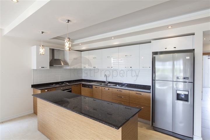 Wohnungen mit Hotelinfrastruktur an der ersten Küste