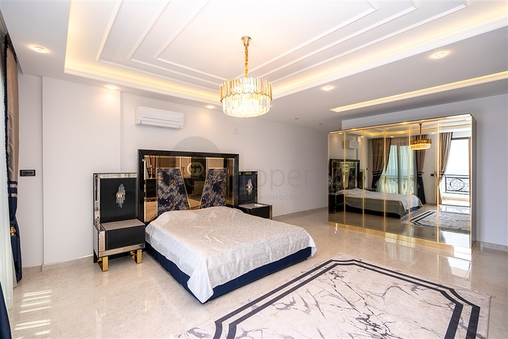 Geräumiges zweistöckiges Penthouse unter Staatsbürgerschaft an der ersten Küste 