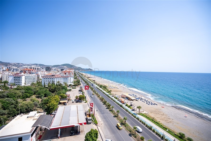 Geräumiges zweistöckiges Penthouse unter Staatsbürgerschaft an der ersten Küste 