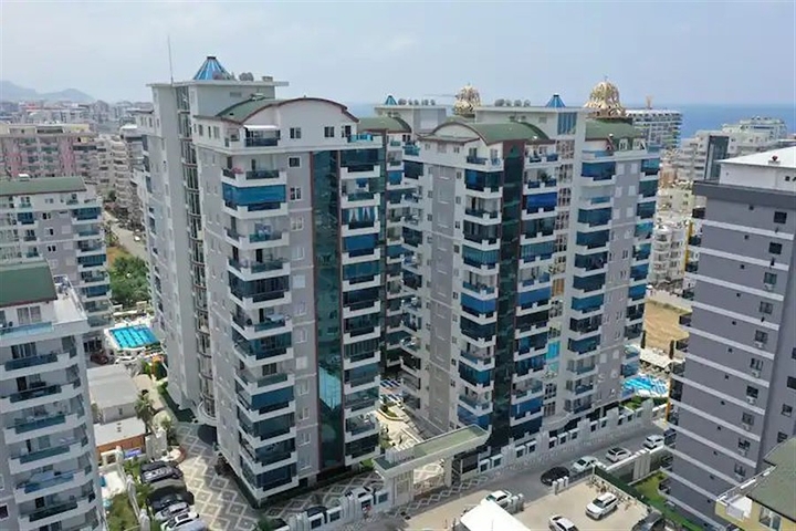 Möblierte 1+1-Wohnung in einem Premium-Komplex im Stadtteil Mahmutlar