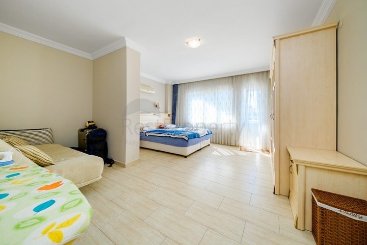 Große Wohnung 2+1 zum Leben in einem offenen Wohngebiet von Tosmur