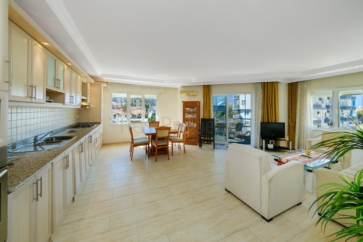 Große Wohnung 2+1 zum Leben in einem offenen Wohngebiet von Tosmur