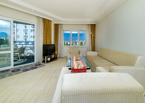 Große Wohnung 2+1 zum Leben in einem offenen Wohngebiet von Tosmur