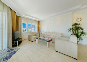 Große Wohnung 2+1 zum Leben in einem offenen Wohngebiet von Tosmur