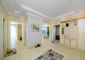 Große Wohnung 2+1 zum Leben in einem offenen Wohngebiet von Tosmur