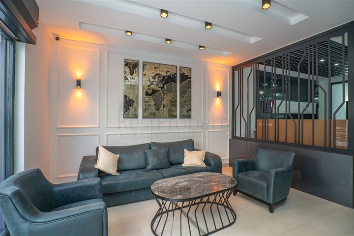 Ein geräumiges Büro im Business Center im Stadtteil Oba ist ausgestattet Ein geräumiges Büro im Business Center im Stadtteil Oba ist ausgestattet