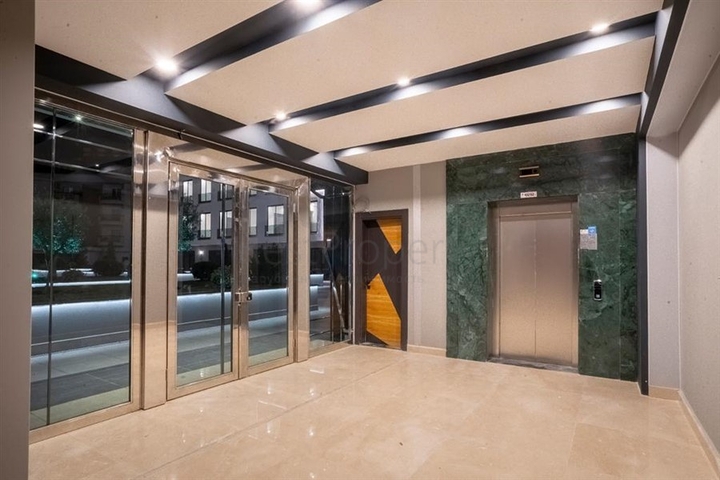 Ein geräumiges Büro im Business Center im Stadtteil Oba ist ausgestattet Ein geräumiges Büro im Business Center im Stadtteil Oba ist ausgestattet