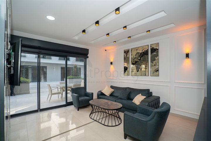 Ein geräumiges Büro im Business Center im Stadtteil Oba ist ausgestattet Ein geräumiges Büro im Business Center im Stadtteil Oba ist ausgestattet