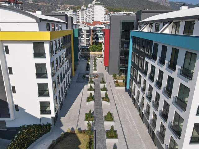 Ein geräumiges Büro im Business Center im Stadtteil Oba ist ausgestattet Ein geräumiges Büro im Business Center im Stadtteil Oba ist ausgestattet