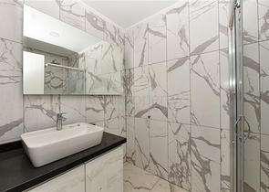 1+1 Wohnung in einem neuen Haus im Stadtteil Mahmutlar