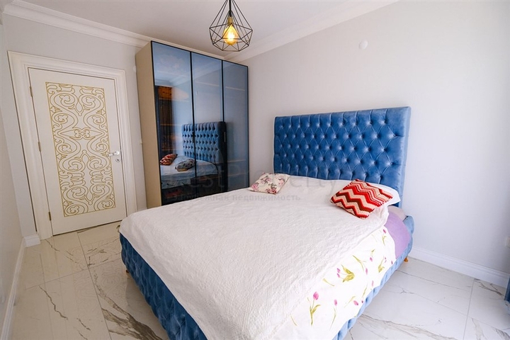 Möblierte geräumige Wohnung in einem Komplex mit Meer- und Bergblick